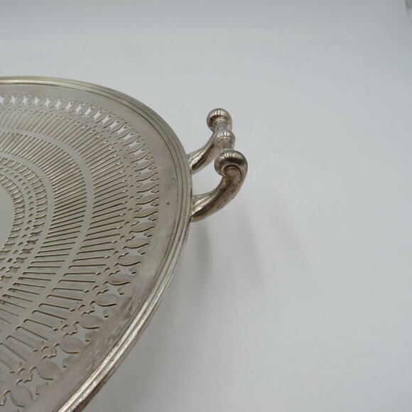 Wilcox Tray Silver Plated Reticulated 10" Curved Serving Platter Handles Vintage - Picture 4 of 8